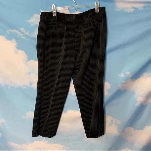 Larry Levine- Black Pinstriped Dress Capri size 12 - Picture 7 of 12